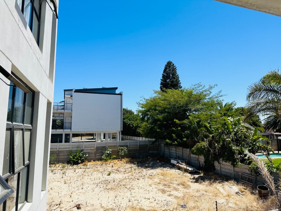 1 Bedroom Property for Sale in Table View Western Cape